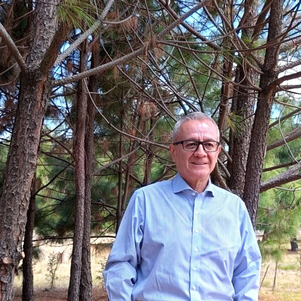 Óscar Flores resalta identidad y raíces durante encuentro en La Malinche